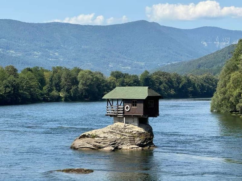 Belgrade: Best of West (Drina House, Drvengrad and Sargan 8) - Drina River House: the “how is this even here?” stop