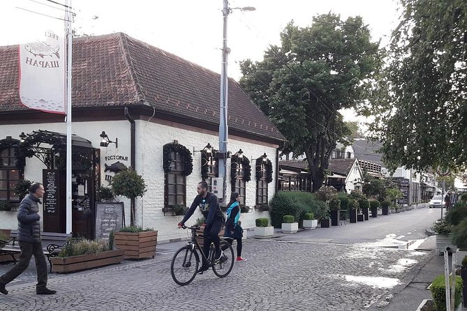 Belgrade sightseeing by car - Zemun by the Danube: old town feels with a view from Gardos