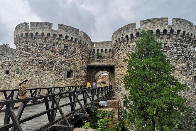 Belgrade Sightseeing Half-Day Trip Old and New Belgrade - Getting your bearings at Kalemegdan and Belgrade Fortress