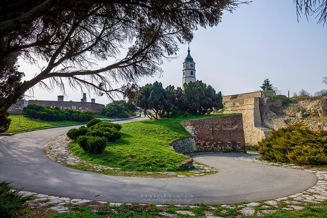 Feel Belgrade Welcome tour - Republic Square, National Museum, National Theater, and the Knez Mihaijlo marker