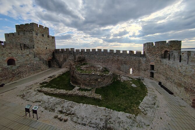 From Belgrade: 3 Danube Fortresses tour - Silver Lake (Srebrno Jezero): the lunch break with actual calm