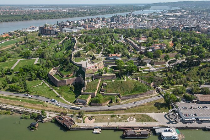 Get Big Picture of Belgrade at its 2,000 years old Fortress - Starting at Cvijeta Zuzorić: fast orientation with a local frame