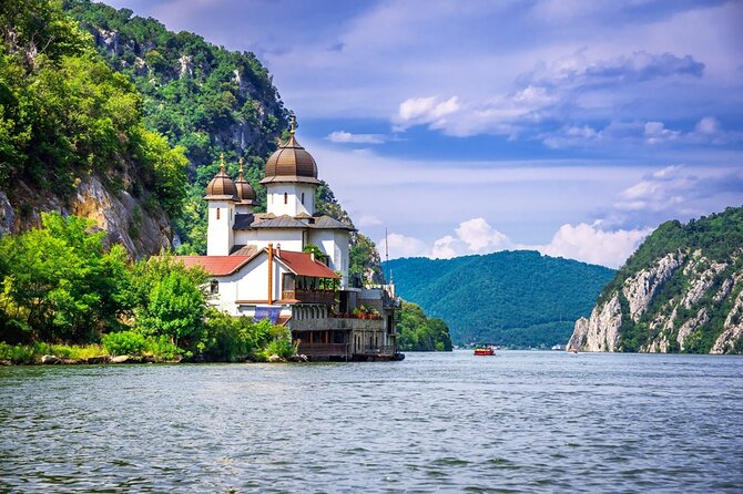 Iron Gate NP Tour with 2 viewpoints - Winter Edition - Golubac Fortress: what you’ll actually see in the Green Zone