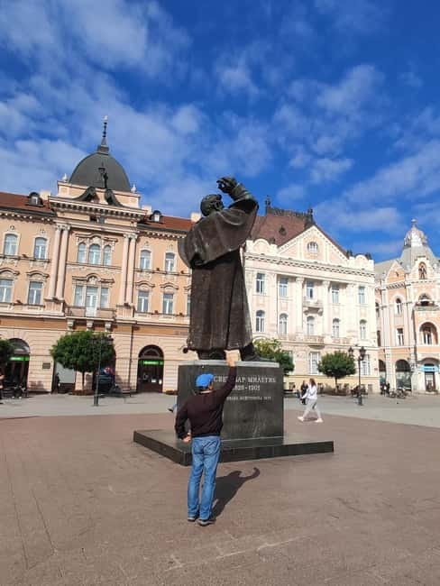 Novi Sad: Walking Tour city center and Petrovaradin Fortress - Crossing to Petrovaradin Fortress, then straight to the views