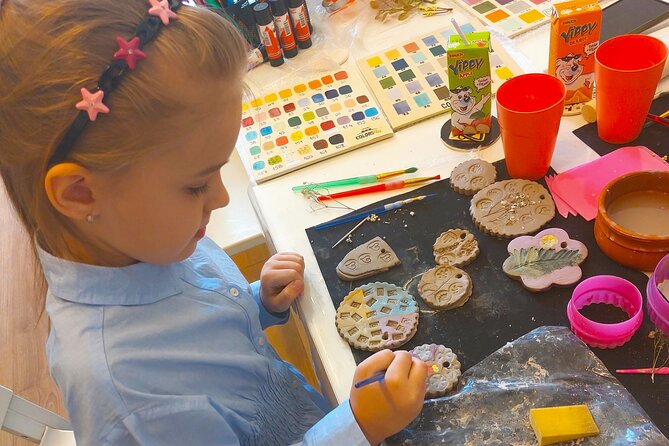 Paint Your Own Pottery Studio, Serbia - Inside the studio: picking your ceramic shape and materials