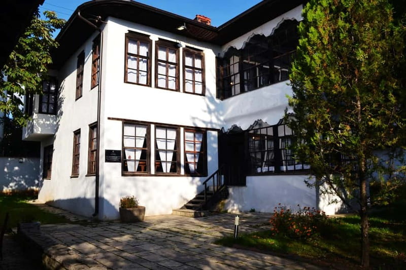 Prishtina: Guided Walking Tour with a Local - Why This Prishtina Walk Works So Well