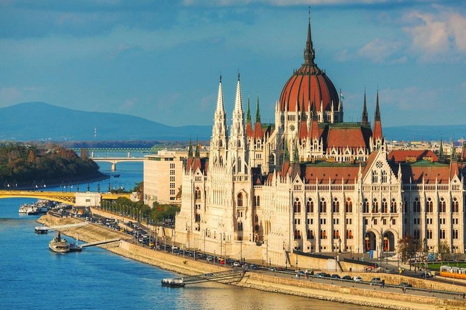 Private Day Trip To Budapest From Belgrade - Getting There From Belgrade: 7:00 AM Pickup, 365 km Highway, and Border Time