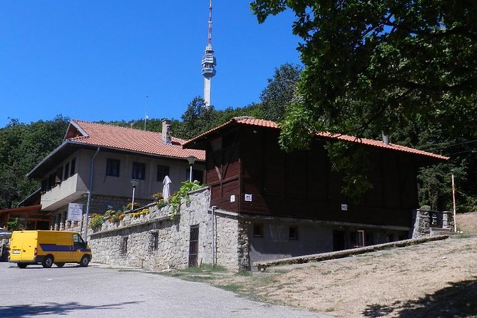 Private tour to Avala - Avala Tower: the viewpoint stop with real backstory