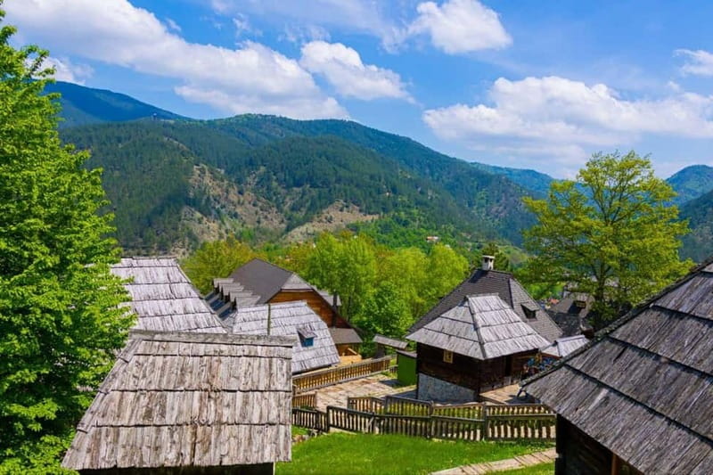 West of Belgrade: Woodentown, Šargan 8 train & Drina River - Kapija Podrinja: quick photo stop with a purpose