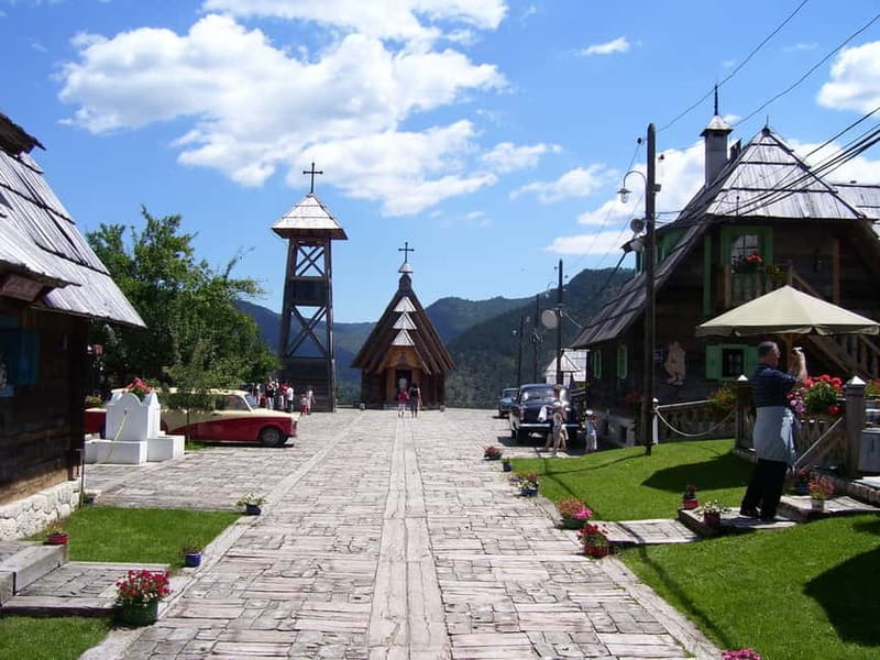 Western Serbia 1-Day Tour of the Key Sites from Belgrade - Šargan Eight Train: Mokra Gora Viewpoints and a Wooden, Wood-Stove Cabin